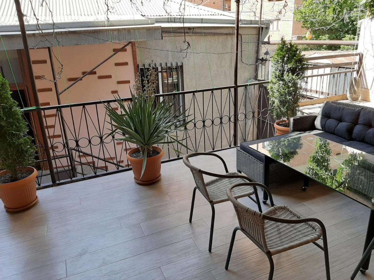Shara Talyan Guest House & Tours Erevan Exterior foto